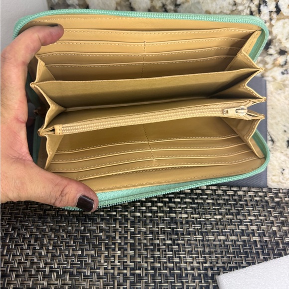 GUC Vivienne Westwood Mint Sea Green Luxury Zipper Wallet - Picture 8 of 12